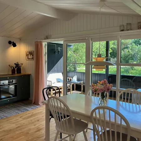 度假居 Charming And Authentic Summer House On Odden *