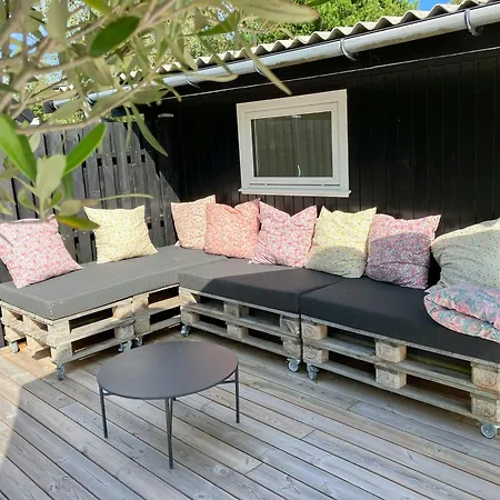 Charming And Authentic Summer House On Odden 度假居 *